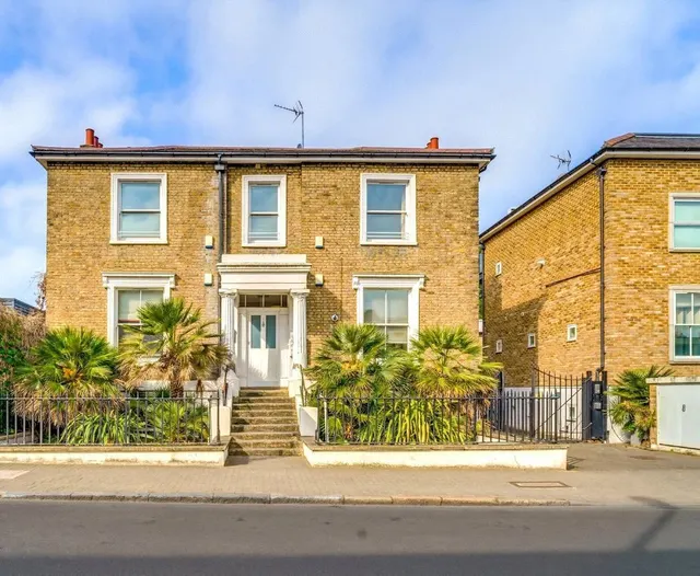 Balham Grove, London, SW12, photo 1