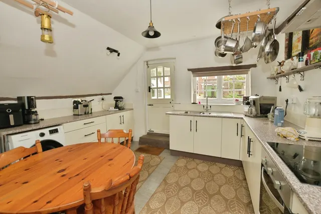 Station Road, Lydd, TN29, photo 3
