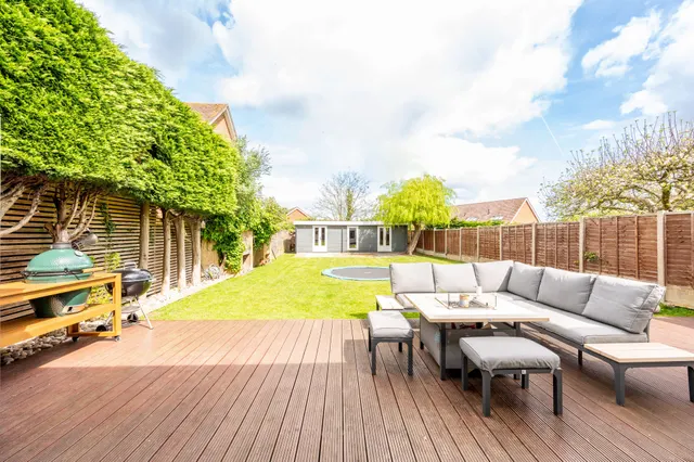 Photo 3 — 7 Malvern Road, Maidenhead