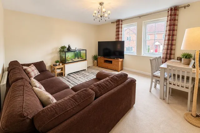 Warmington Avenue, Grantham, NG31, photo 2
