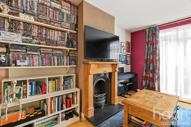 Neasham Road, Dagenham, RM8, photo 2