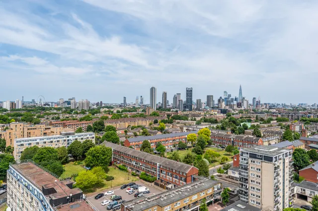 Photo 3 — 67 Brawne House, Brandon Estate, London