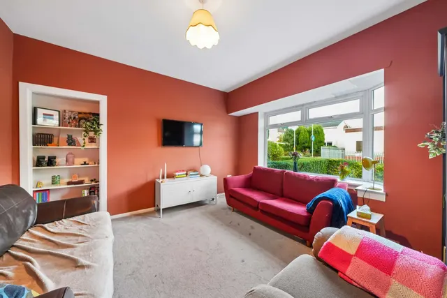 Orchard Park Avenue, Giffnock, G46, photo 2