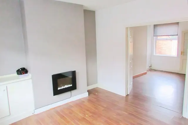 Tamworth Road, Two Gates, B77, photo 3