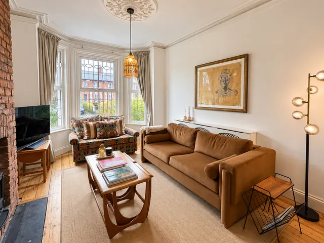 Brogden Grove, Sale, M33, photo 3