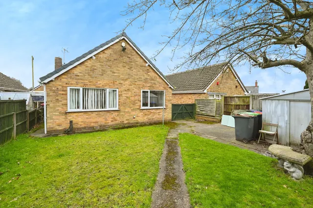 Photo 2 — Beverley Drive, Kirkby-in-Ashfield, Nottingham, Nottinghamshire, NG17