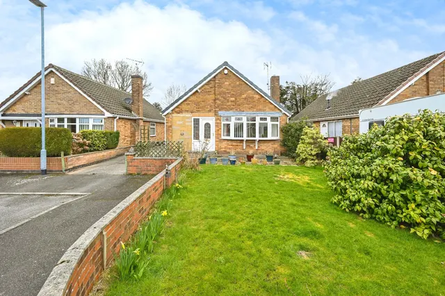 Beverley Drive, Kirkby-in-Ashfield, Nottingham, Nottinghamshire, NG17, photo 1