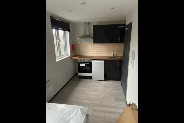 Raymond Crescent, GU2, photo 1