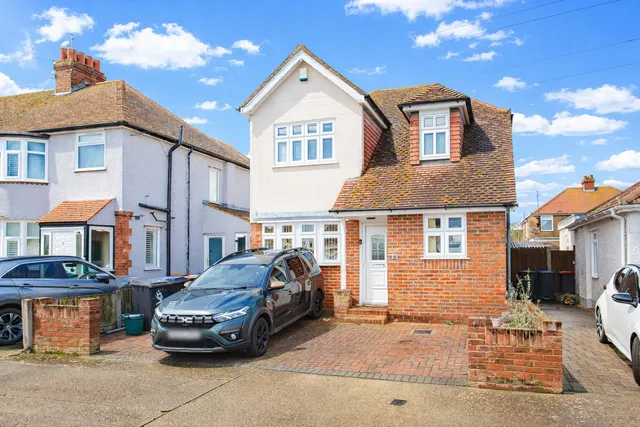 Bullers Avenue, Herne Bay, CT6, photo 1