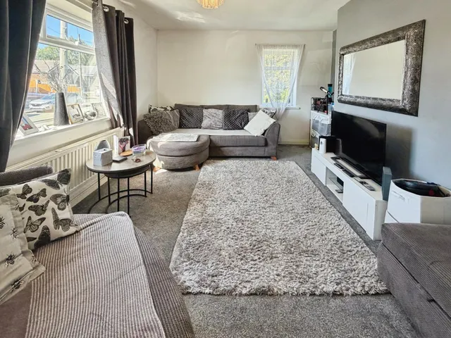 St. Davids Crescent, Aspull, WN2, photo 2
