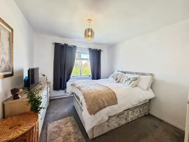 St. Davids Crescent, Aspull, WN2, photo 3