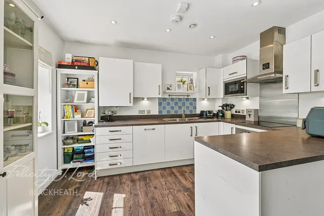 Shooters Hill, photo 2