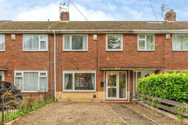 Wymersley Road, Hull, photo 1