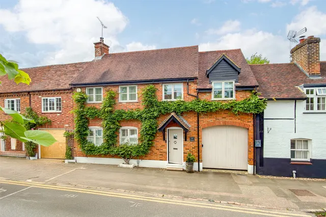 Fish Street, Redbourn, Hertfordshire, AL3 7LP, photo 1