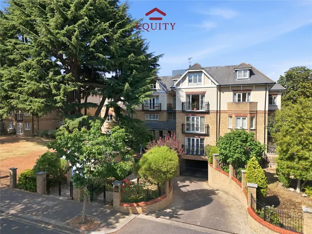 Village Road, Enfield, photo 1