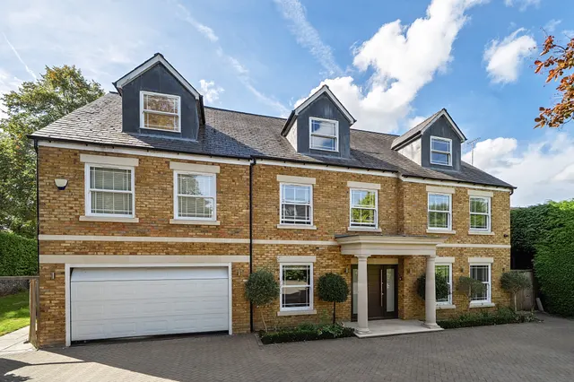 Benfleet Close, Cobham, KT11, photo 1