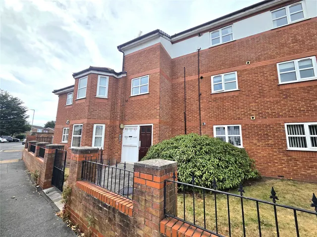 Western Avenue, Huyton, L36, photo 1