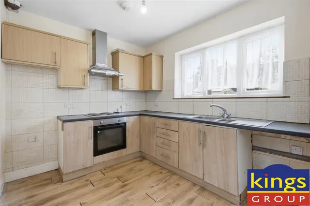 Arthur Road, Edmonton, N9, photo 3