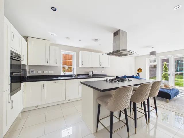 Trinity Circle, High Wycombe, HP11, photo 2
