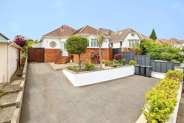 Mount Pleasant Drive, Queens Park, BH8, photo 1