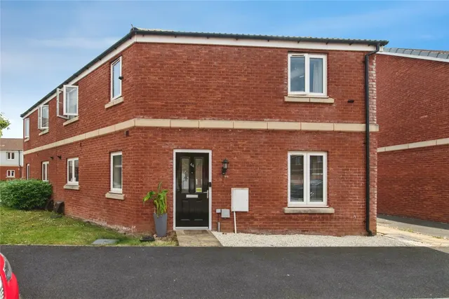 Somerville Crescent, Exeter, EX2, photo 1