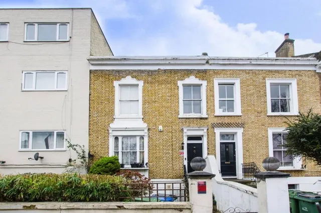 Woodhill, SE18, photo 1