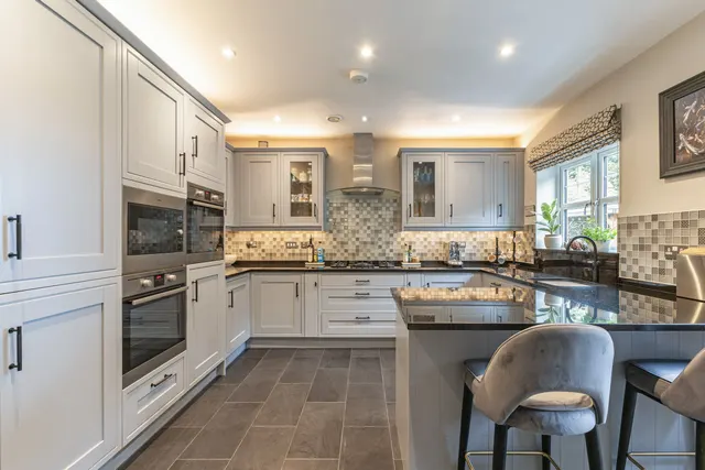 Reeves Court, Welwyn, AL6, photo 2