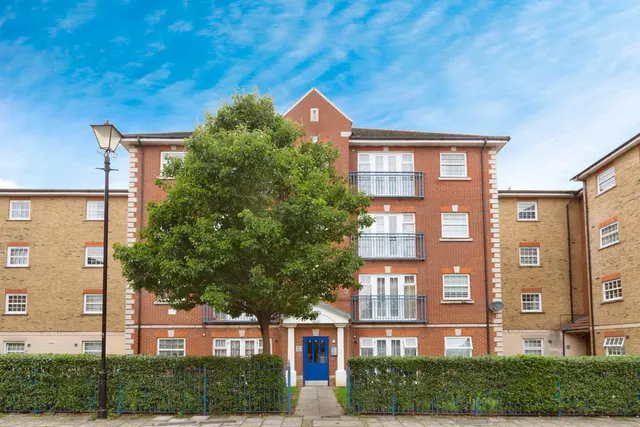 Queensberry Place, London, E12, photo 1