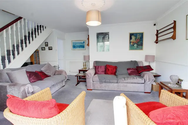 Photo 3 — Birch Grove, Potters Bar EN6 1SY