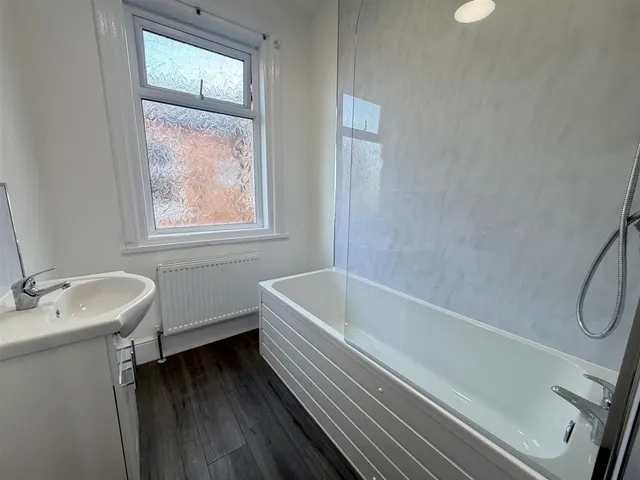 Grange Avenue, Scarborough, YO12, photo 3