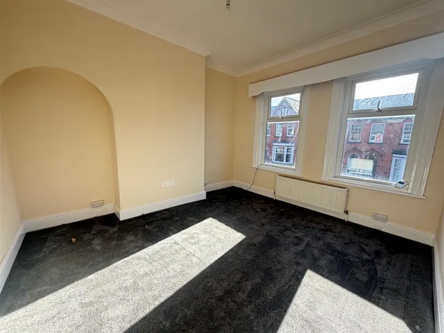 Grange Avenue, Scarborough, YO12, photo 2