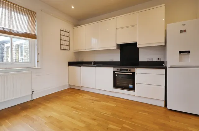 Nightingale Road, Hitchin, SG5, photo 3