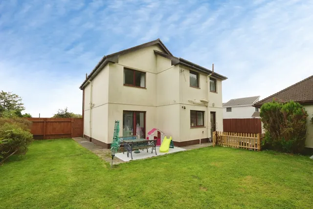 Llandeilo Road, Gorslas, SA14, photo 2