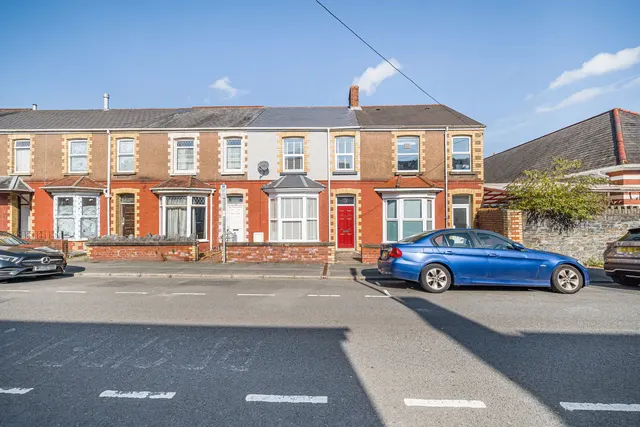 Woodland Road, Neath, SA11, photo 1