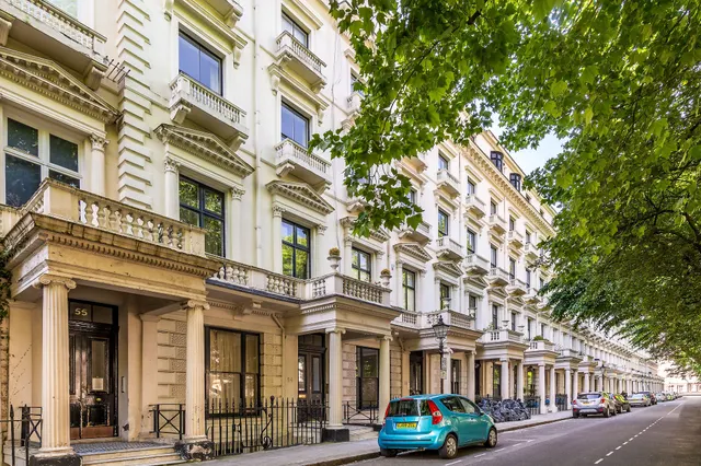 Flat 10, 52 Queens Gardens, London, photo 1