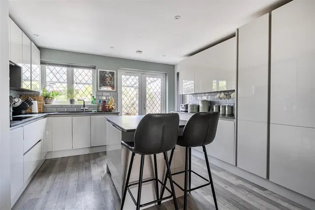 Meadow Drive, Devizes, SN10, photo 3