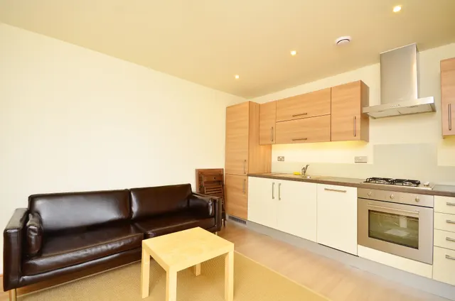 Photo 2 — 4 Beckett Court, 7 Burdett Road, London