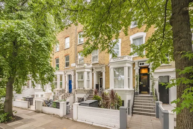 Hammersmith Grove, W6, photo 1