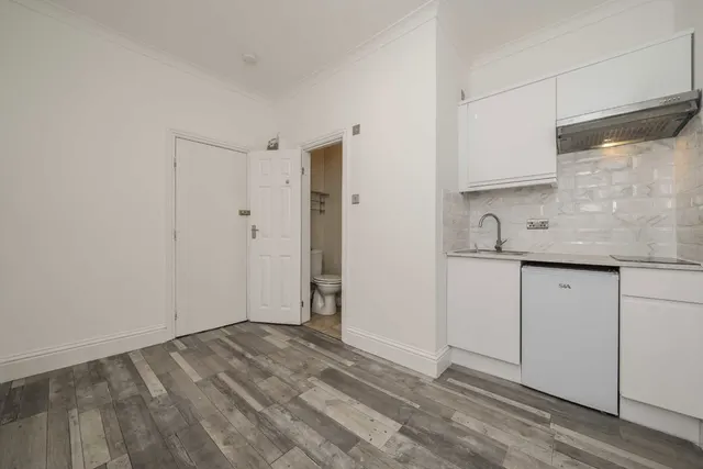 Hammersmith Grove, W6, photo 3
