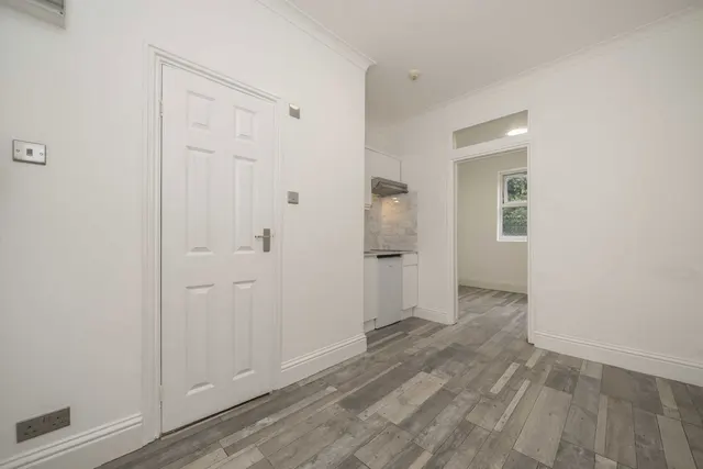 Hammersmith Grove, W6, photo 2