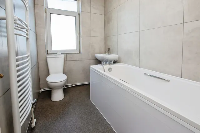 Westfield Lane, Mansfield, NG19, photo 3