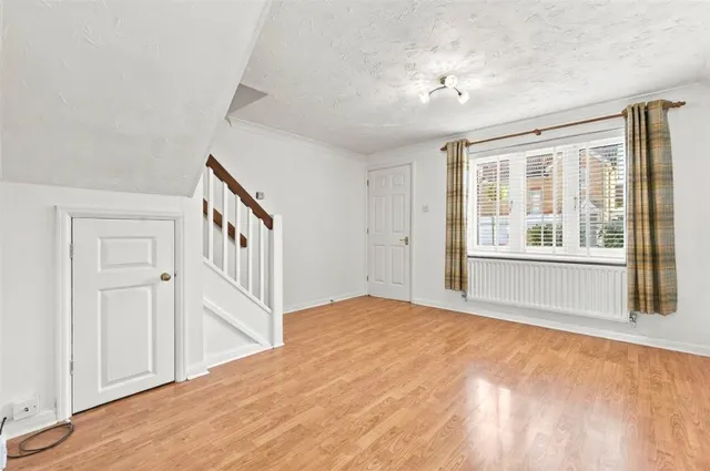 with 2 bedrooms in Church Langley, Harlow, CM17, photo 2