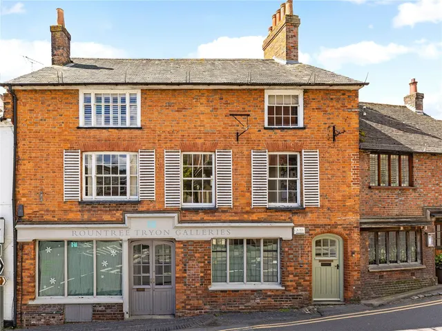 Market Square, Petworth, GU28, photo 1