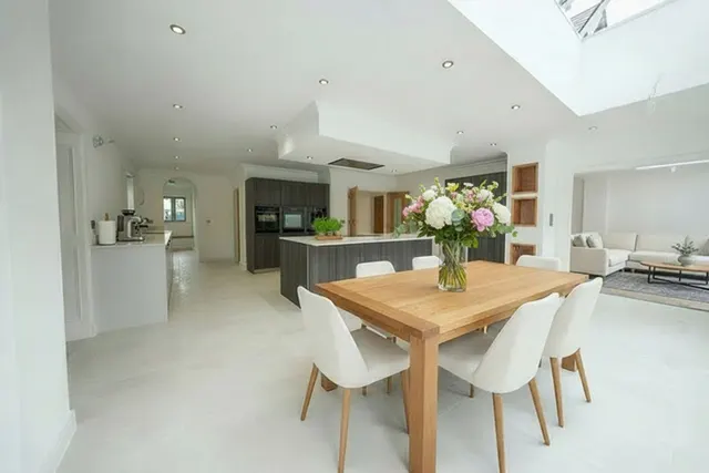 Photo 3 — Devlin House, Eathorpe, Leamington Spa, CV33 9DE