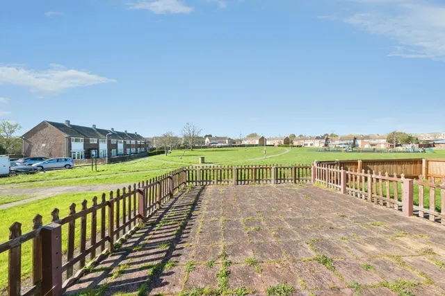 Photo 2 — Torre Close, Bletchley, Milton Keynes, Buckinghamshire, MK3