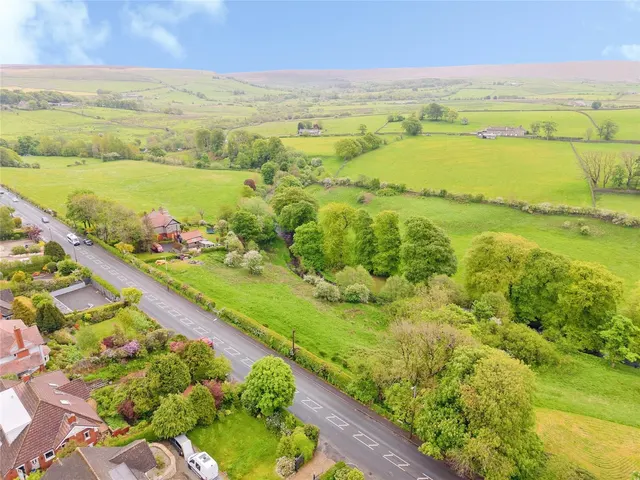 Keighley Road, Colne, BB8, photo 3