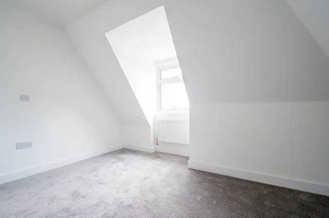 Photo 3 — Flat 7, Cricketers House, 53 Westfield Road, Woking