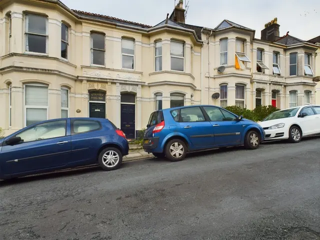 Sea View Avenue, Lipson, Plymouth, photo 1