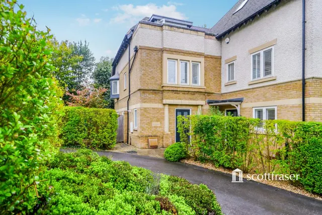 Elizabeth Jennings Way, Oxford, OX2, photo 1