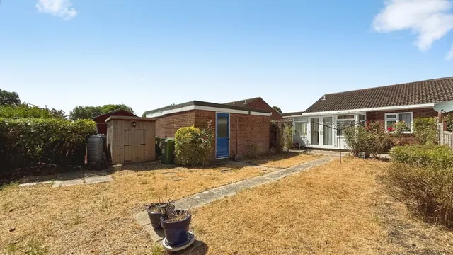 Photo 2 — Silbury Close, Westbury